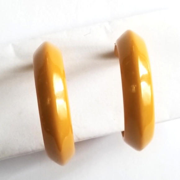 Vintage Bakelite earrings clip on butterscotch yellow tan Simi tested hoop - Picture 1 of 12